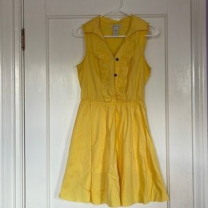 Collard short sleeve dress with button